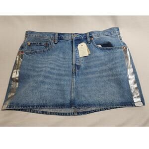 Levi's Icon skirt W33''x L15'' NWT-button fly
